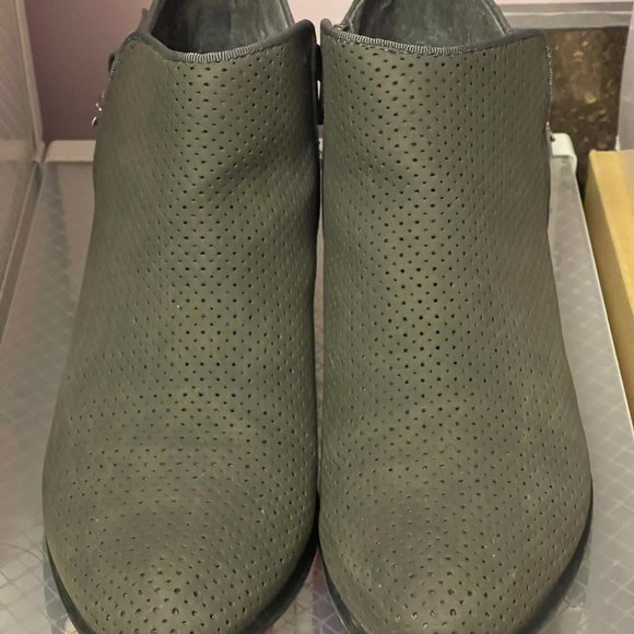 Esprit side-zipped booties - Picture 1 of 5